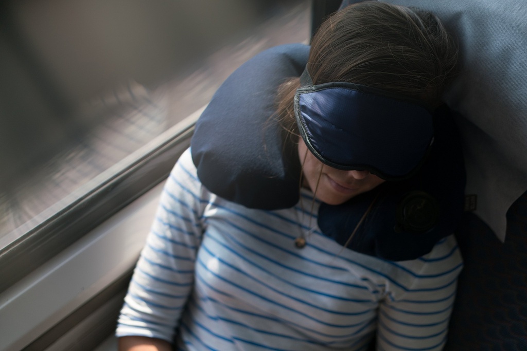 lewis-n-clark-comfort-eye-mask-sleep-aid-5.jpg