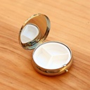 Caja redonda de latón de gato y luna