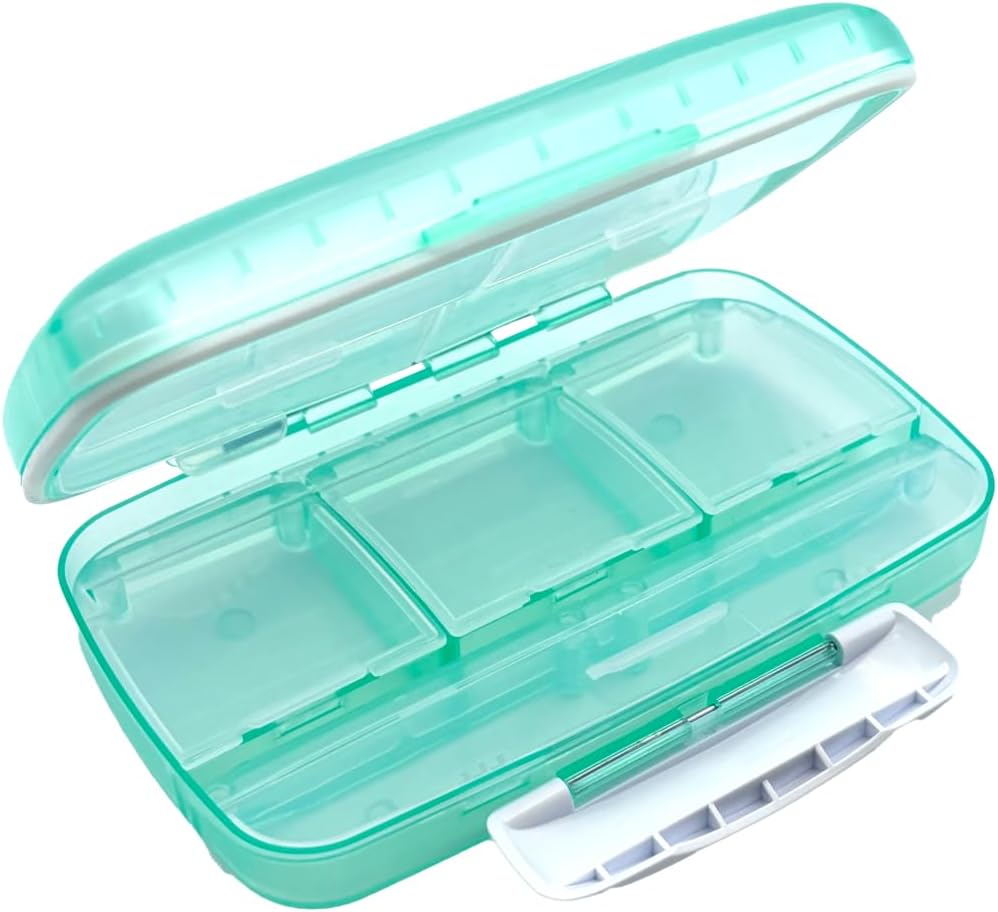EZY DOSE Moisture-Proof Pill Case, Planner de Medicina, Caja de Organizador de Vitaminas, Travel-Friendly, Latch-Closure to Secure Contents, 8 Compartimientos Individuales de Múltiples Tamaños con sello de la vista, Grande, Verde