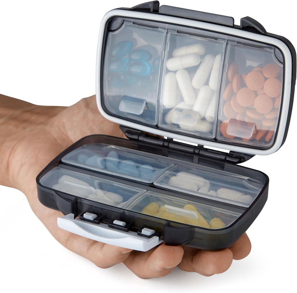 Organizador de píldoras de viaje - Moisture Proof Portable Vitamin Holder con 7 Compartments, Compact Supplement Case for Purse Essential Medicine Kit fot Traveling Pocket Pharmacy with Labels, Black