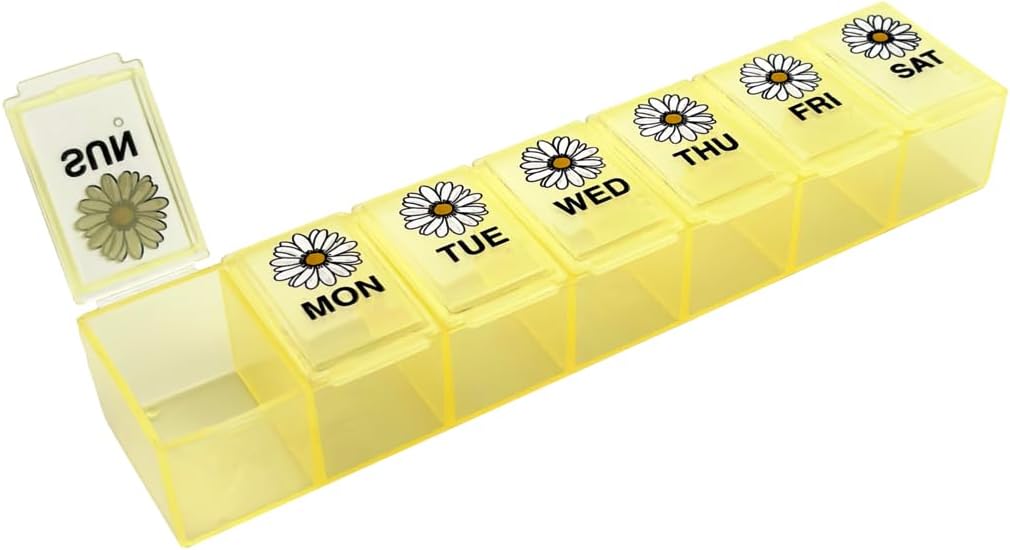 EZY DOSE semanal (7-Día) Caja de píldoras diarias, Planificador de medicina, organizador de vitaminas, contenedor de suplementos, grandes compartimentos, diseño de Días de Margarita amarilla, fácil de abrir, amigable, libre de BPA
