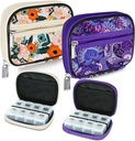 Serfeymi Caja de píldoras de viaje semanal para fines con caja extraíble de 7 días, caja de píldoras de viaje de moda Organizador de píldoras para la medicina, vitamina, suplemento - Bloom 01 + púrpura 01